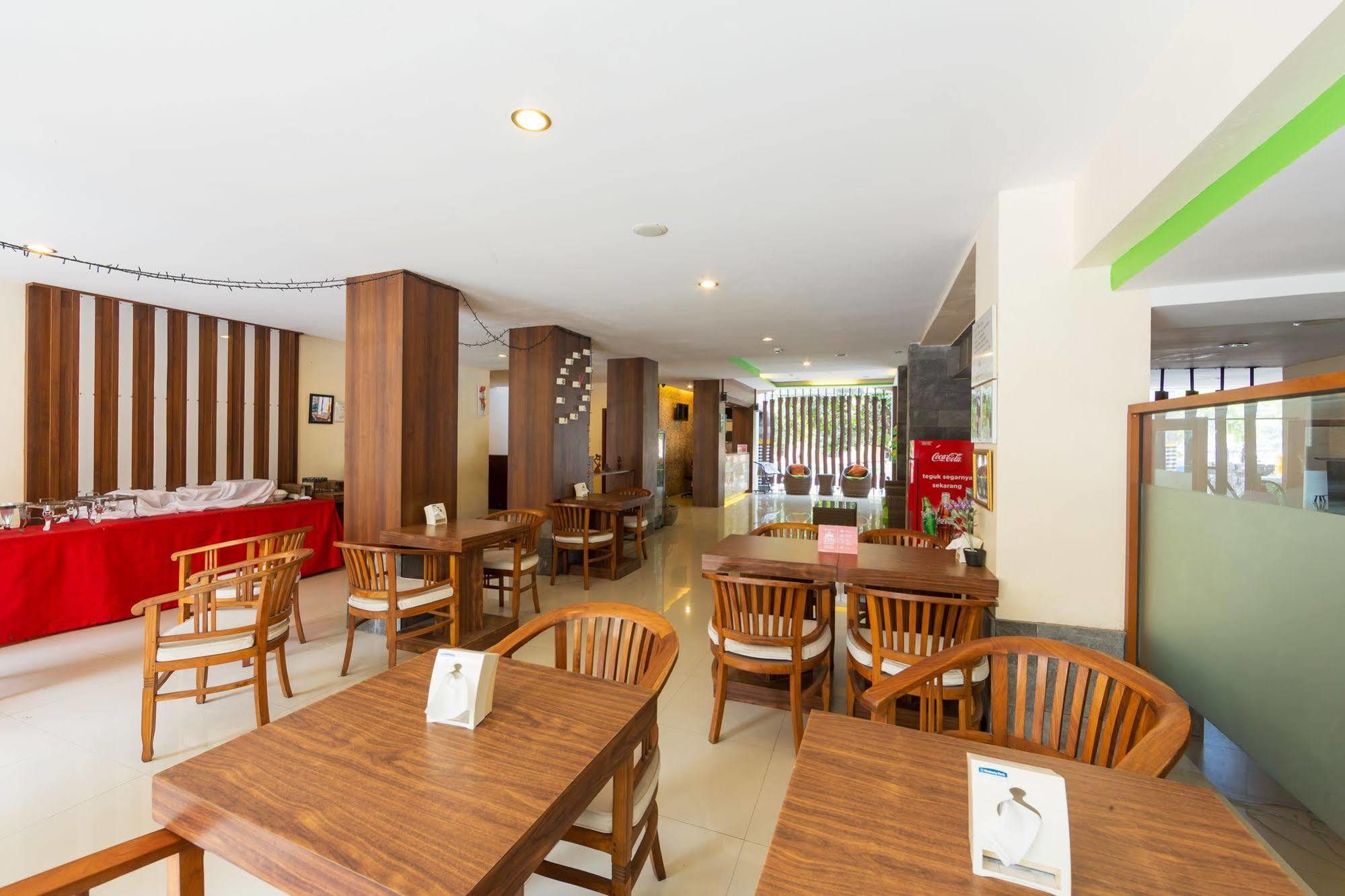 Zen Rooms Kuta Tuban Suites Exteriér fotografie